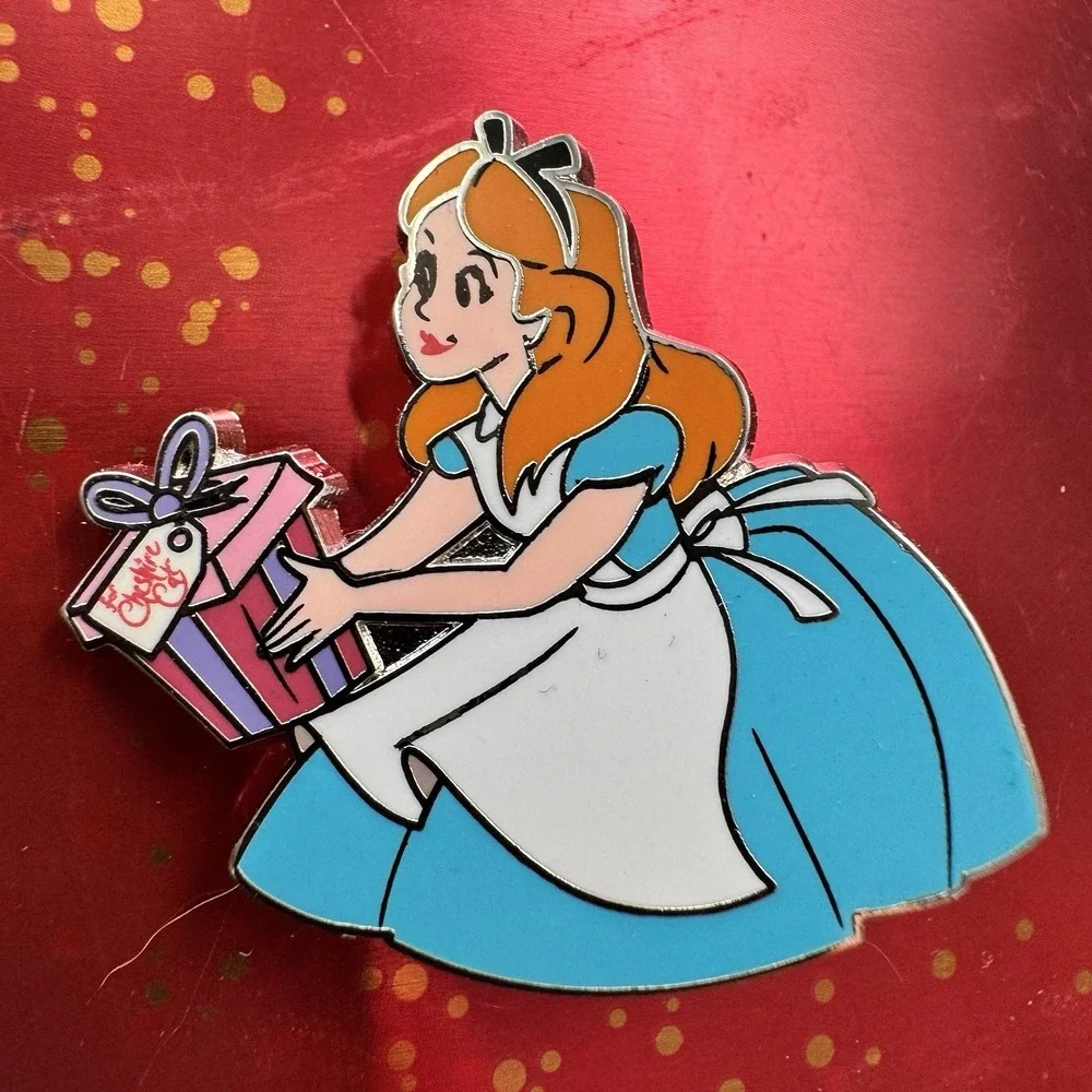 Disney - Christmas 2023 - Alice in Wonderland - Christmas Wreath - Present Pin